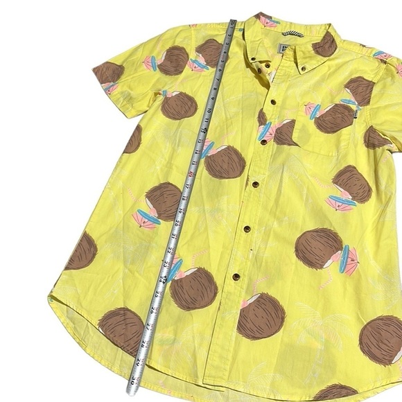 Party Pants Weekender Short Sleeve Button-Down Coconut Shirt Size Medium NWT - Picture 7 of 11